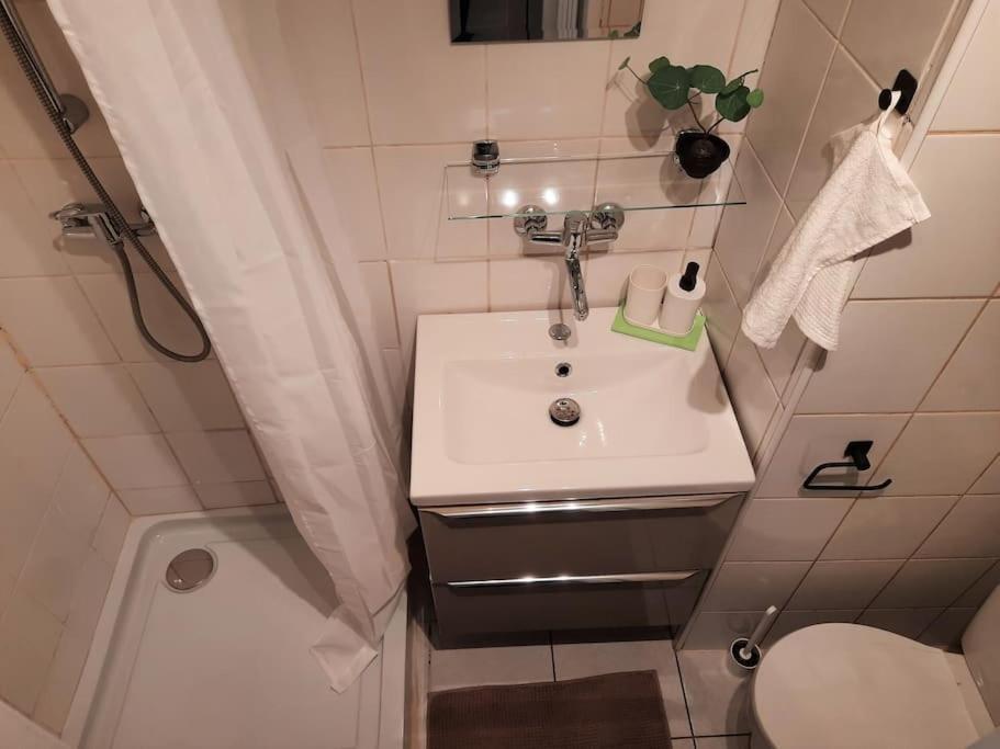 Baza Wypadowa Krakow Kazimierz Apartment Bagian luar foto